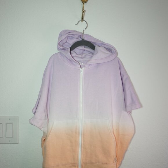 Free Assembly Fleece Poncho & Shorts - Picture 10 of 14